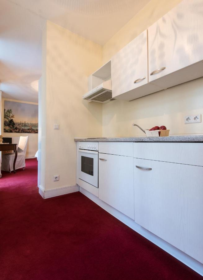 Dirazi Guesthouse & Apartments Gmbh Frankfurt am Main Luaran gambar