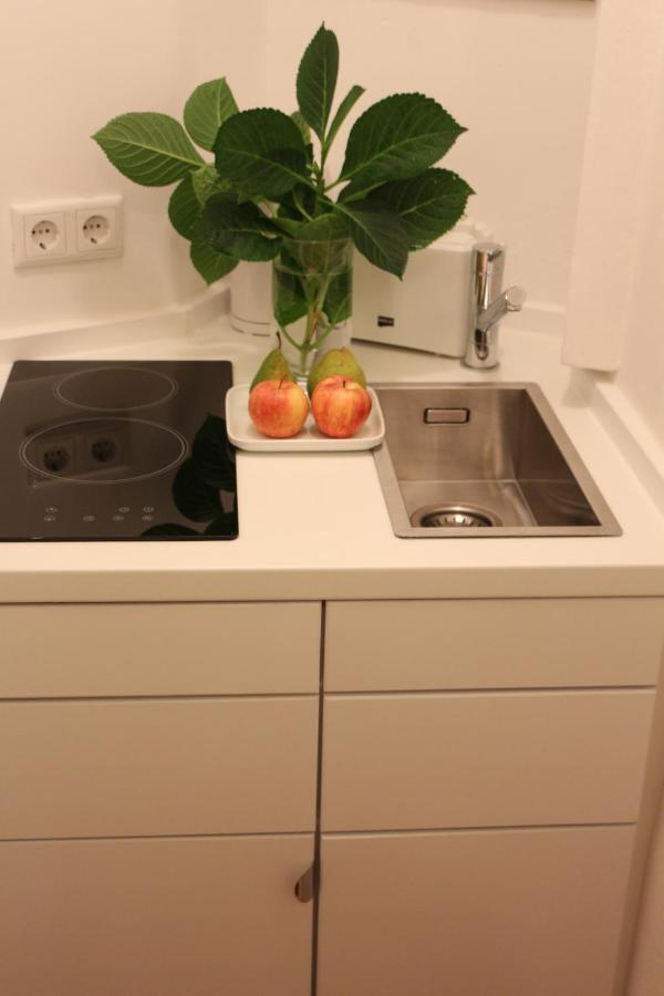 Dirazi Guesthouse & Apartments Gmbh Frankfurt am Main Luaran gambar