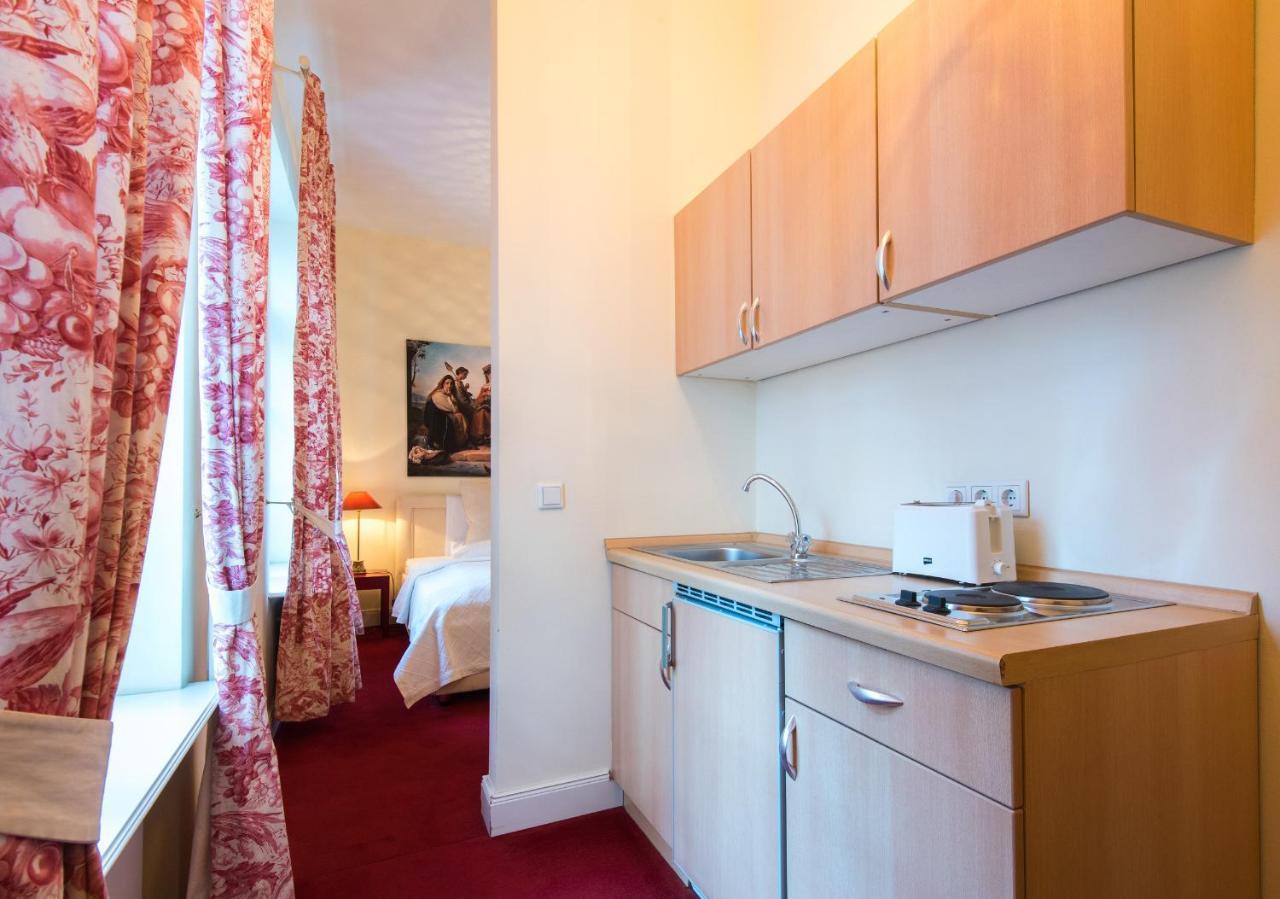 Dirazi Guesthouse & Apartments Gmbh Frankfurt am Main Luaran gambar
