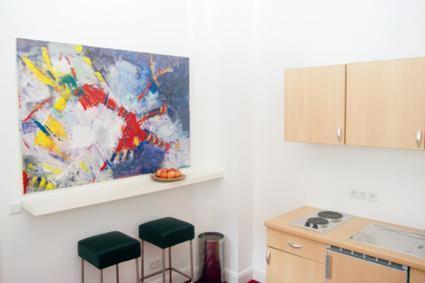 Dirazi Guesthouse & Apartments Gmbh Frankfurt am Main Luaran gambar