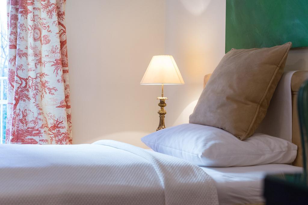Dirazi Guesthouse & Apartments Gmbh Frankfurt am Main Luaran gambar