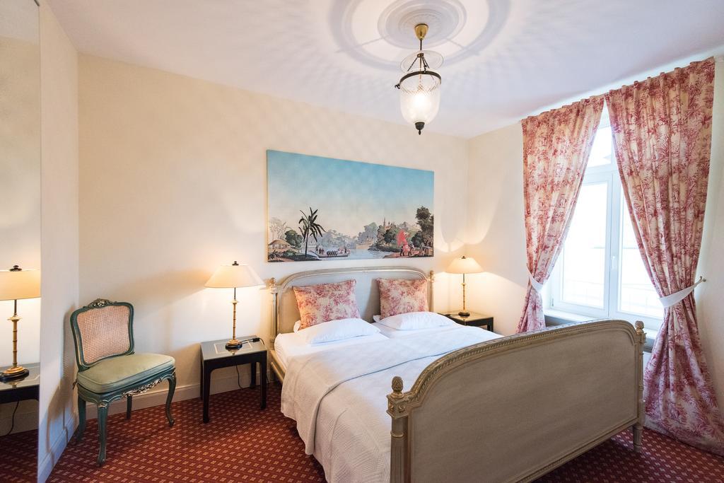 Dirazi Guesthouse & Apartments Gmbh Frankfurt am Main Luaran gambar