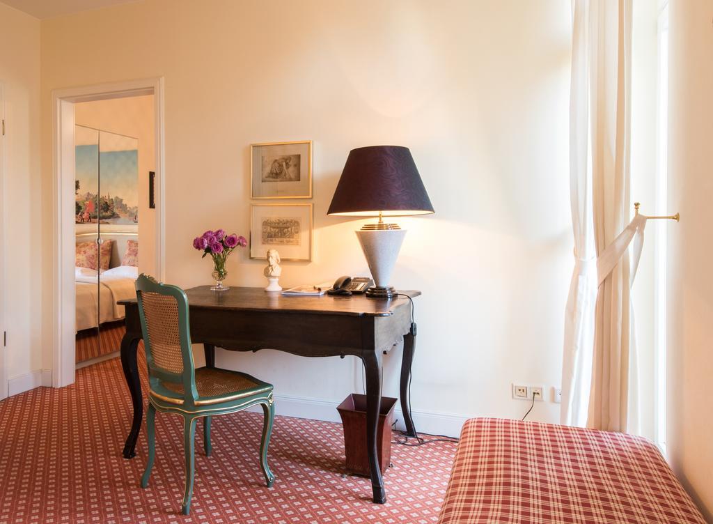 Dirazi Guesthouse & Apartments Gmbh Frankfurt am Main Luaran gambar